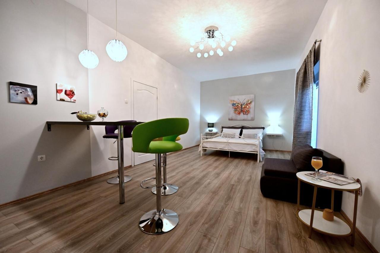 Studio Apartman Sandra, Имотски Экстерьер фото