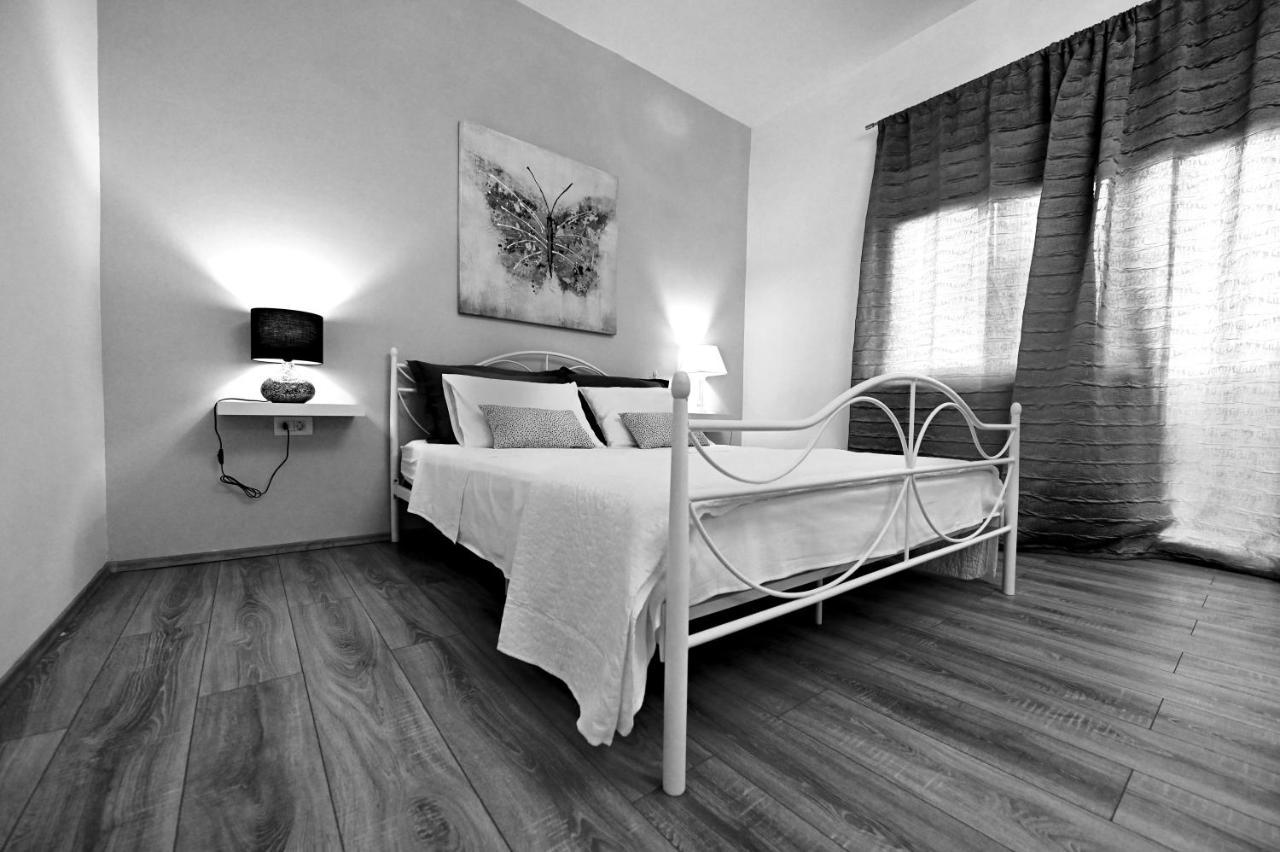 Studio Apartman Sandra, Имотски Экстерьер фото