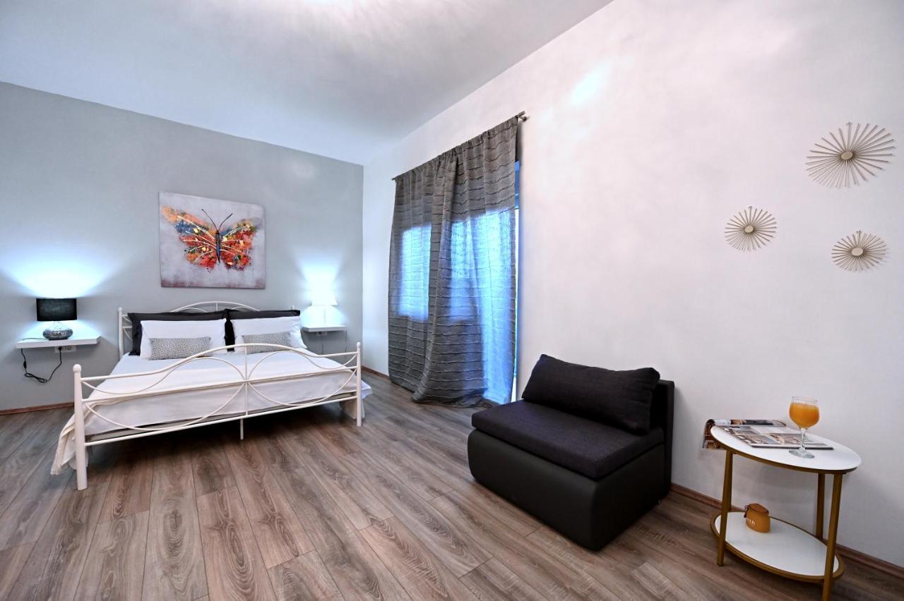 Studio Apartman Sandra, Имотски Экстерьер фото