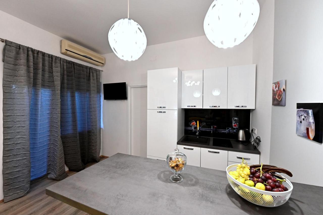 Studio Apartman Sandra, Имотски Экстерьер фото